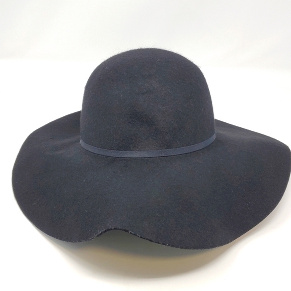 OLD NAVY BLACK 100% WOOL FLOPPY HAT LARGE BRIM FESTIVAL BOHO WOMEN SMALL/MEDIUM - Picture 1 of 11